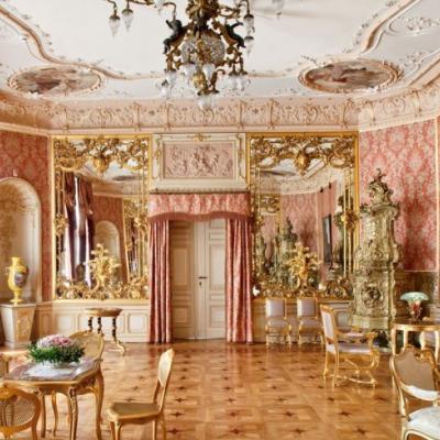 wnętrze salonu lustrzanego w pałacu Herbsta